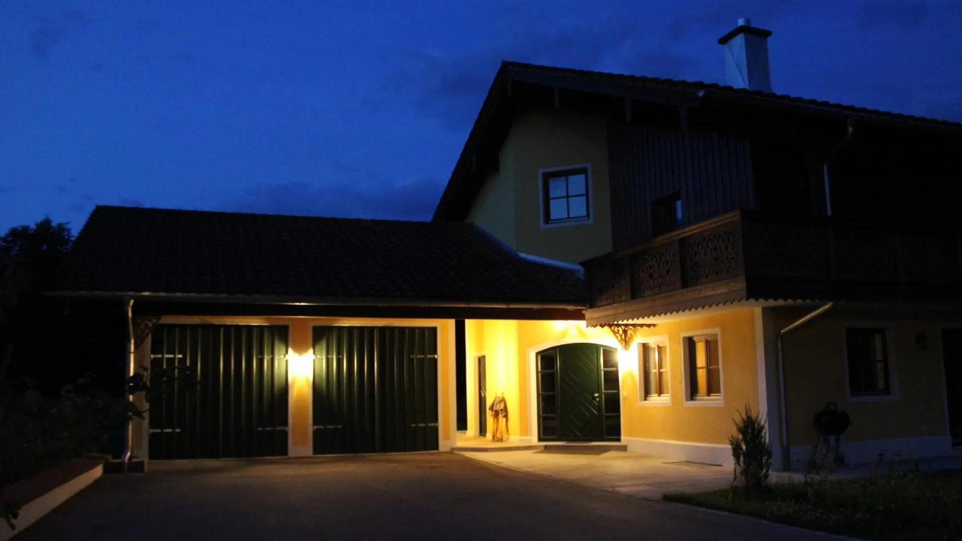 Villa Seeberg - By 